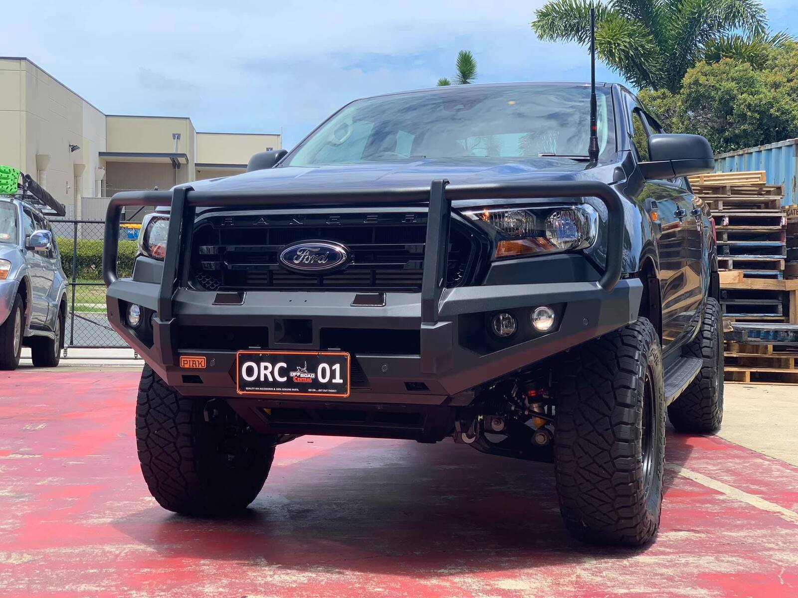 PIAK ELITE POST BAR W/ BLACK TOW POINTS & UNDER BAR PLATES TO SUIT FORD RANGER & EVEREST (2015-2021)