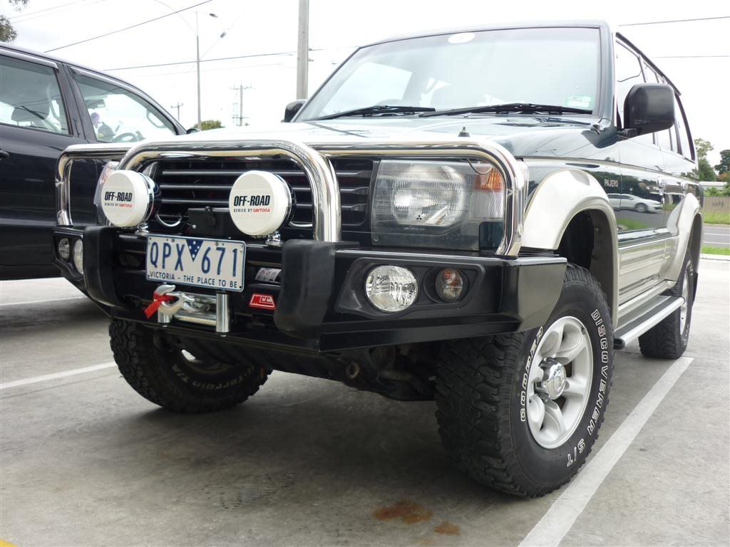 MCC FALCON STAINLESS TRIPLE LOOP BAR (NO FOGS) TO SUIT MITSUBISHI PAJERO (NH-NL) 1991-2000