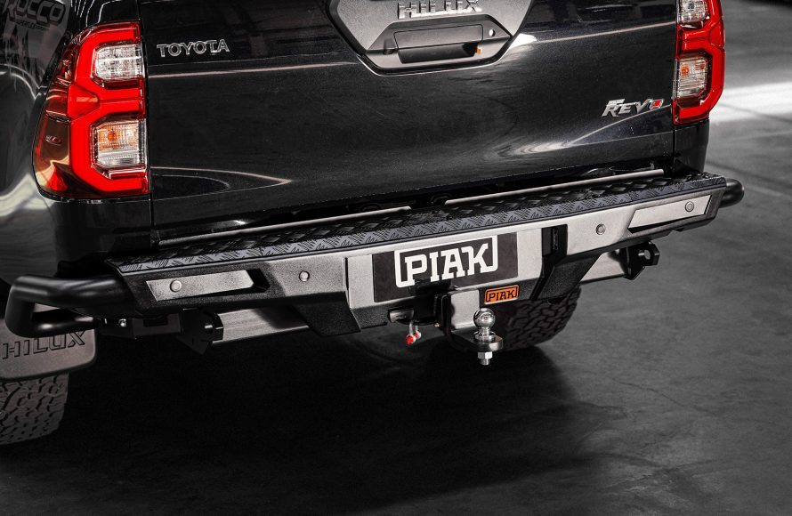 PIAK ELITE REAR STEP TOWBAR W/ SIDE PROTECTION TO SUIT HILUX 2015+ (3.5T TOWING CAPACITY)