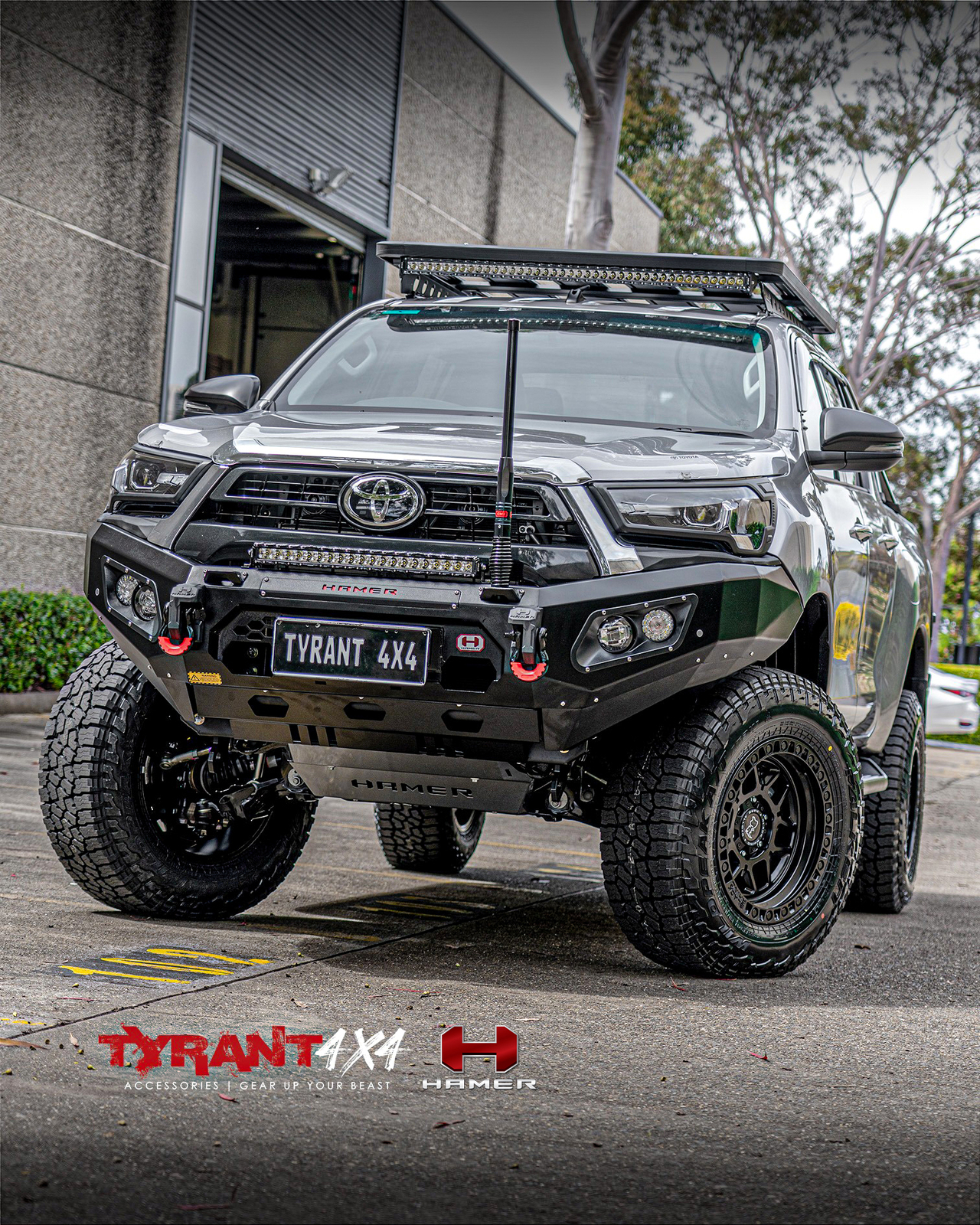 HAMER KING SERIES BULL BAR TO SUIT TOYOTA HILUX REVO W/O FENDERS (2020-ON)