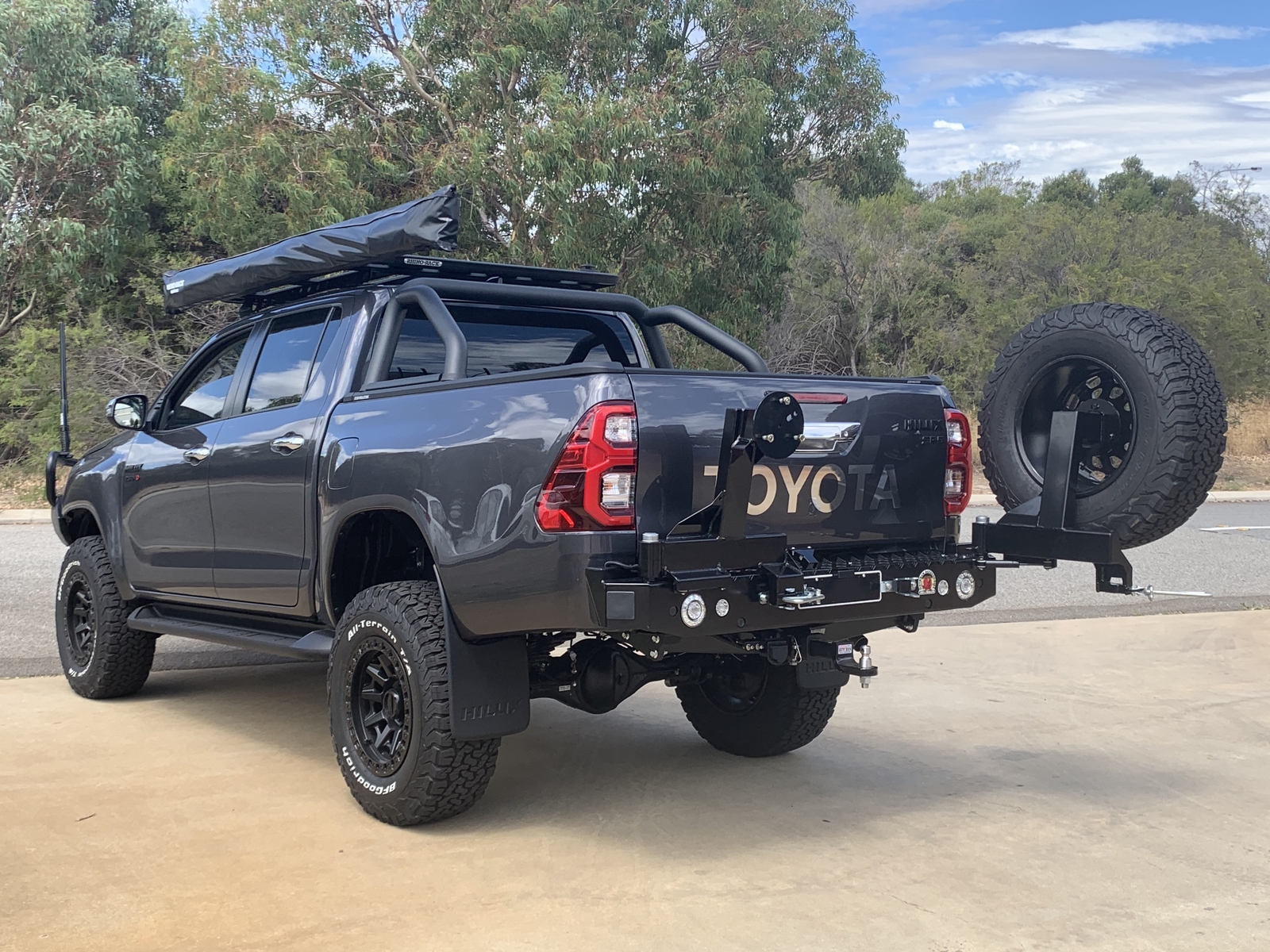 OUTBACK ACCESSORIES TWIN WHEEL CARRIER TO SUIT TOYOTA HILUX SR5 & ROGUE (08/2022-ON)