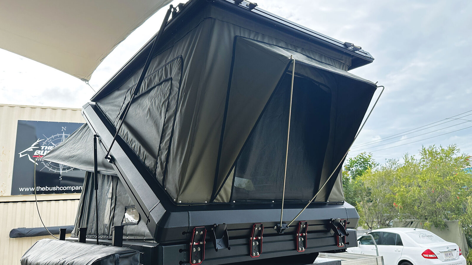 THE BUSH CO. TX27 MAX Hardshell Rooftop Tent