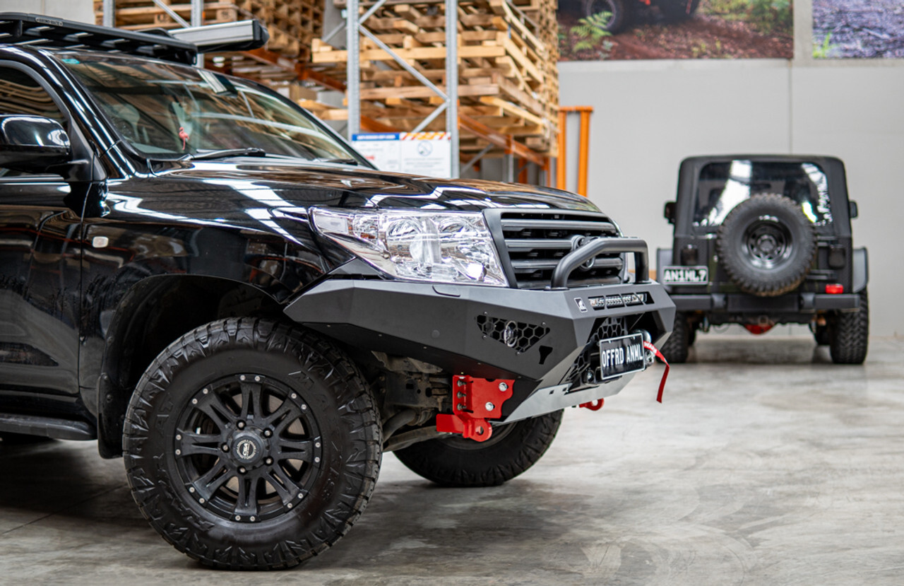 Offroad Animal Predator Bull Bar To Suit Toyota Land Cruiser 200 Series (2008-2014)
