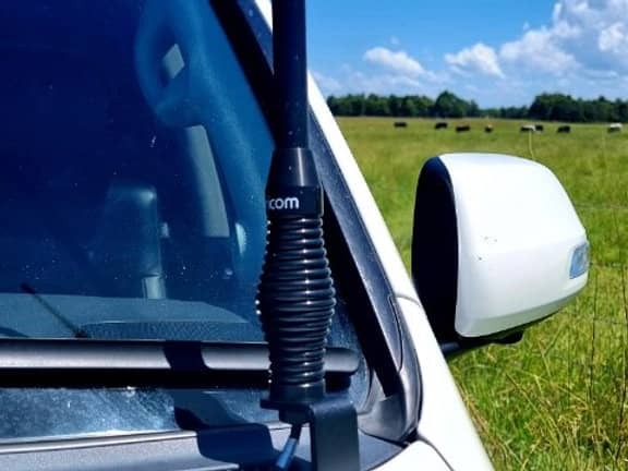 GMF 4X4 UHF ANTENNA BONNET BRACKET (PASSENGER SIDE) TO SUIT TOYOTA LAND CRUISER 200 SERIES (2007-2014)