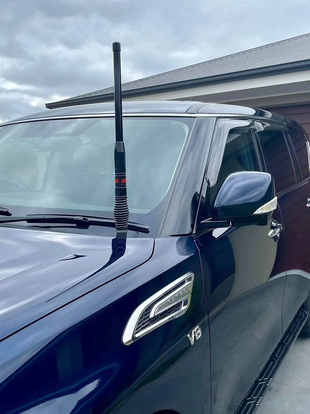 GMF 4X4 UHF ANTENNA BONNET BRACKET (PASSENGER SIDE) TO SUIT NISSAN Y62 PATROL S5 (2020-ON)