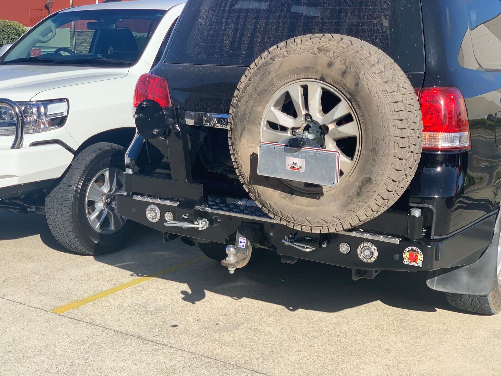 OUTBACK ACCESSORIES' DUAL WHEEL CARRIER TO SUIT TOYOTA 200 SERIES 2007 ON