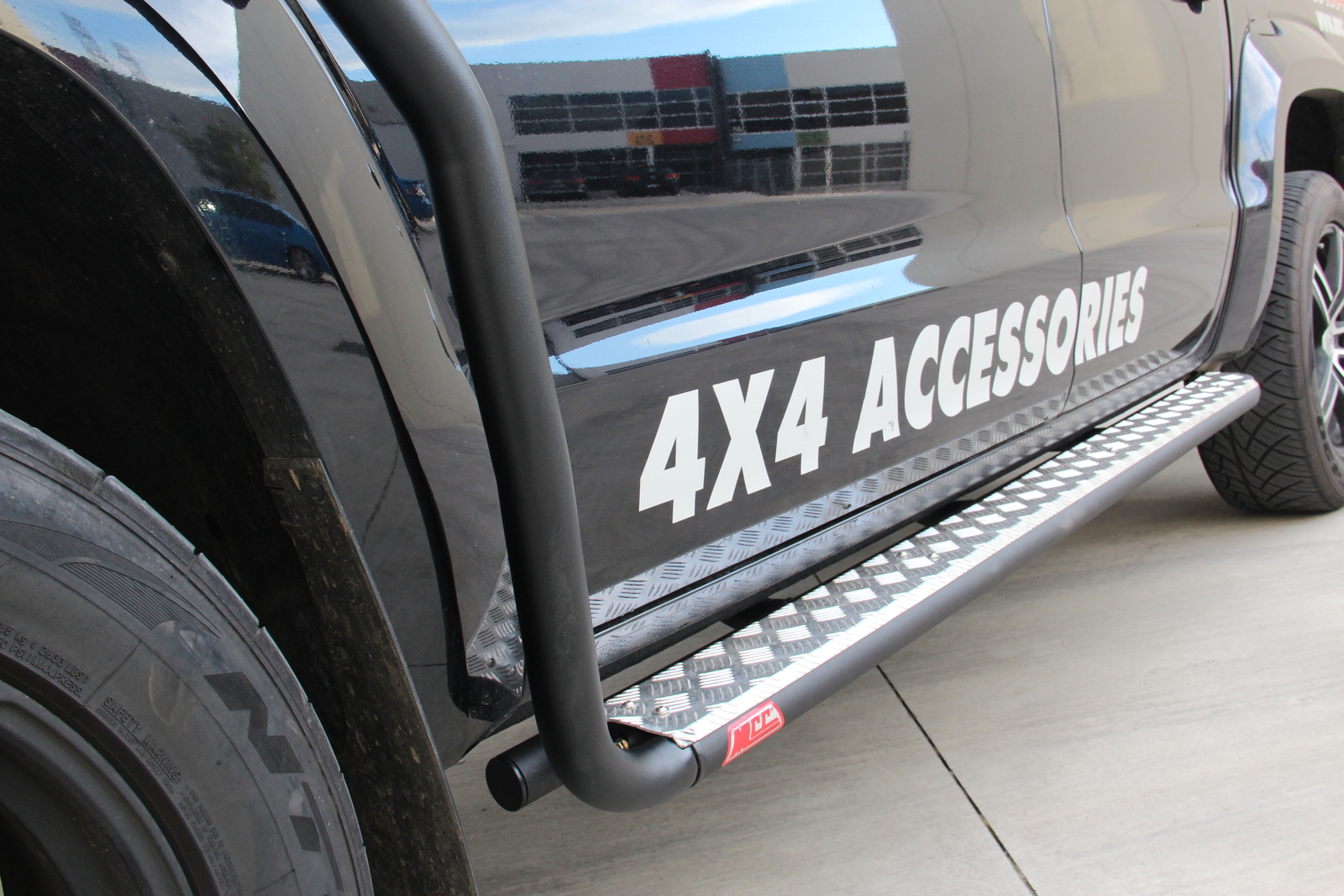 MCC SIDE STEP BLACK (DUAL CAB ONLY) TO SUIT VOLKSWAGEN AMAROK 2011 TO CURRENT