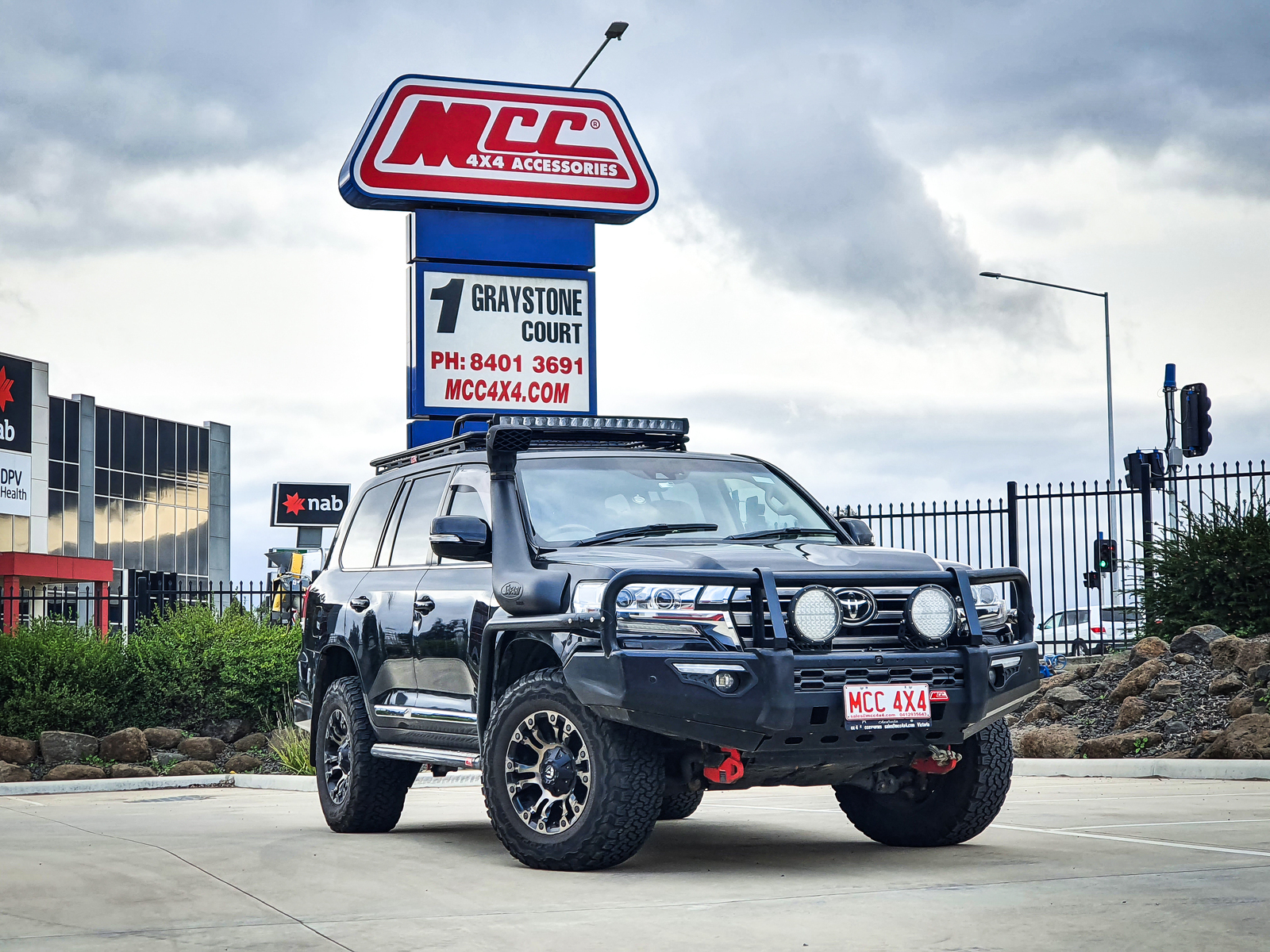 MCC PHEONIX A-FRAME BULL BAR TO SUIT TOYOTA LANDCRUISER 200 SERIES 2016 ON