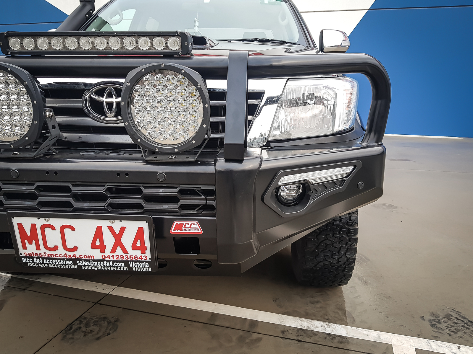 MCC PHOENIX A-FRAME BULLBAR W/UBP & FOGS TO SUIT TOYOTA HILUX (VIGO CHAMP MK7) 2005-2015