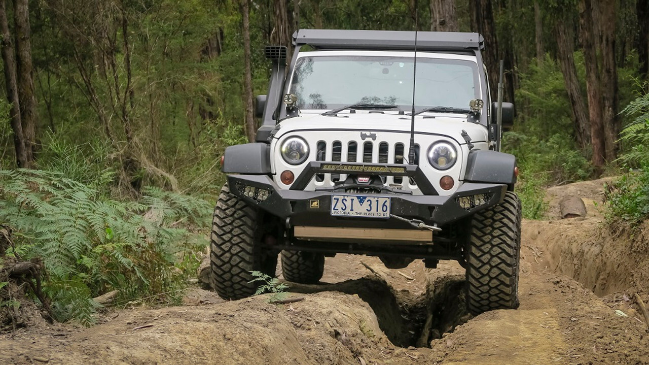 OFFROAD ANIMAL Predator Bull Bar To Suit Jeep Wrangler JK (2007-2018)