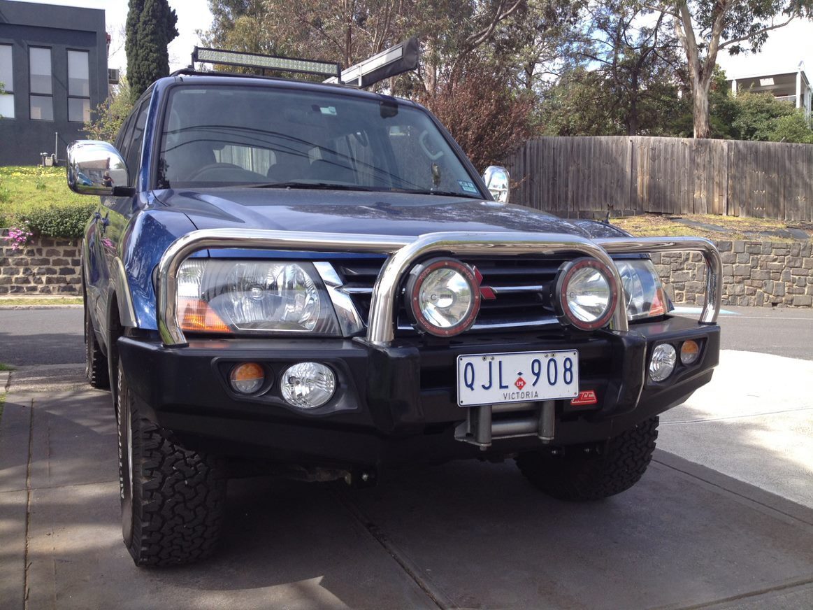 MCC FALCON STAINLESS TRIPLE LOOP BAR W/ PLATES TO SUIT MITSUBISHI PAJERO (NM, NP) 2000-2006