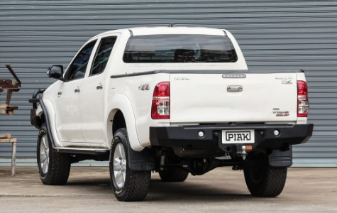 PIAK PREMIUM REAR STEP TOW BAR (2.5T Tow Rating) WITH SIDE PROTECTION TO SUIT TOYOTA HILUX (2005-2015) 