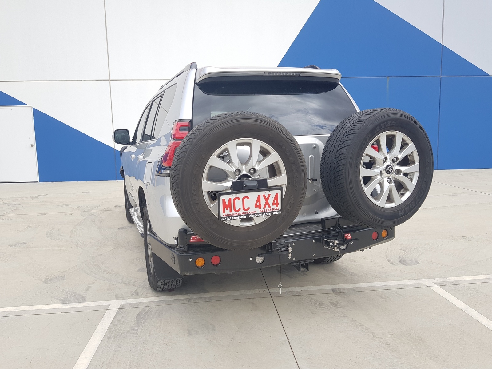 MCC SINGLE WHEEL DUAL JERRY CAN HOLDER TO SUIT TOYOTA LAND CRUISER 150 SERIES 2018 ON