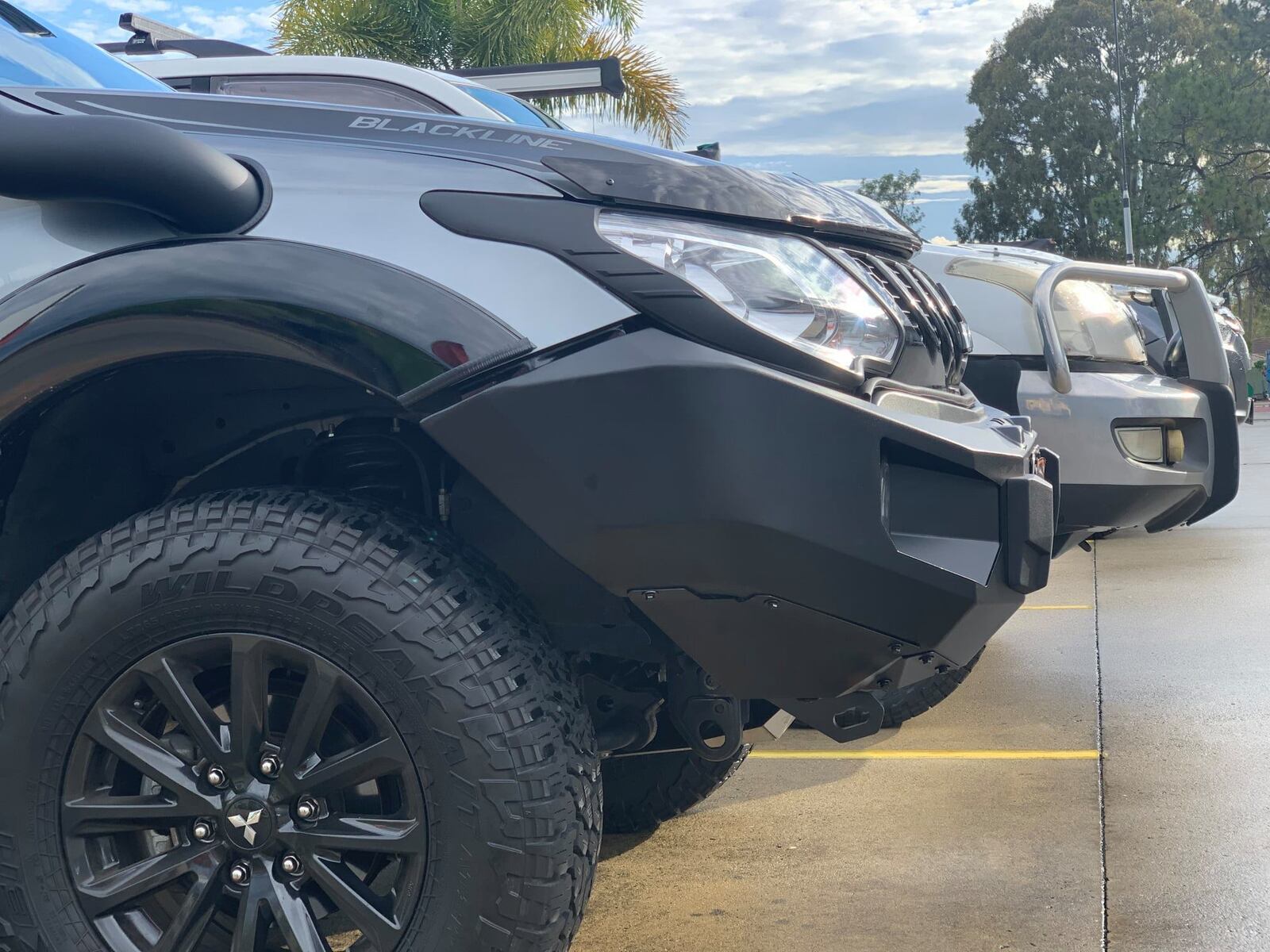 PIAK ELITE NON LOOP BAR W/BLACK TOW POINTS TO SUIT MITSUBISHI TRITON MQ (01/2015-11/2018)
