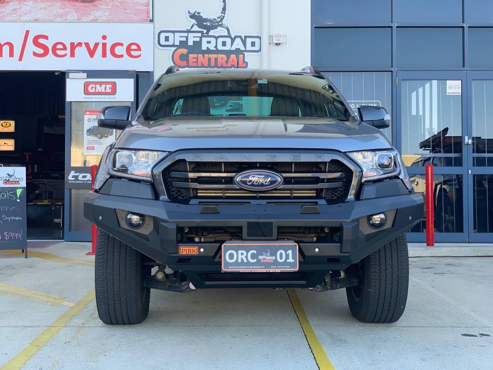 PIAK ELITE NON-LOOP BAR W/ BLACK TOW POINTS & UBP TO SUIT FORD RANGER & EVEREST (2015-2021)