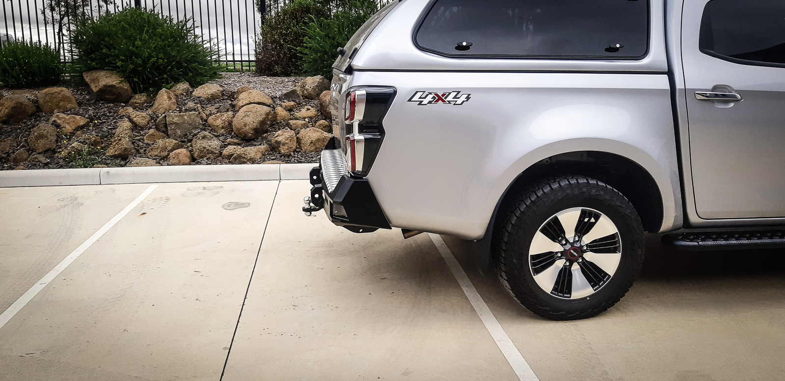 MCC ROCKER REAR BAR (LIGHTS INC) TO SUIT MAZDA BT50 2021 ON