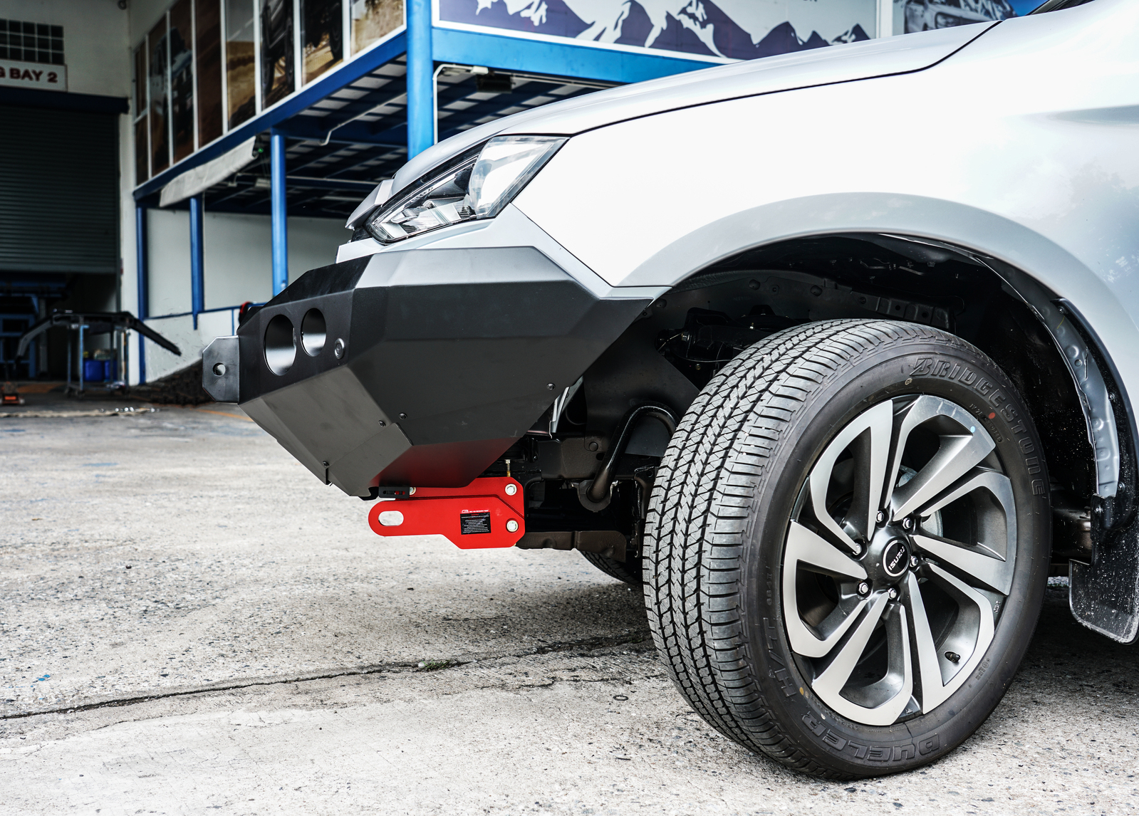 MCC NO LOOP ROCKER FRONT BAR W/UBP & FOGS - ISUZU MUX 2021 ON