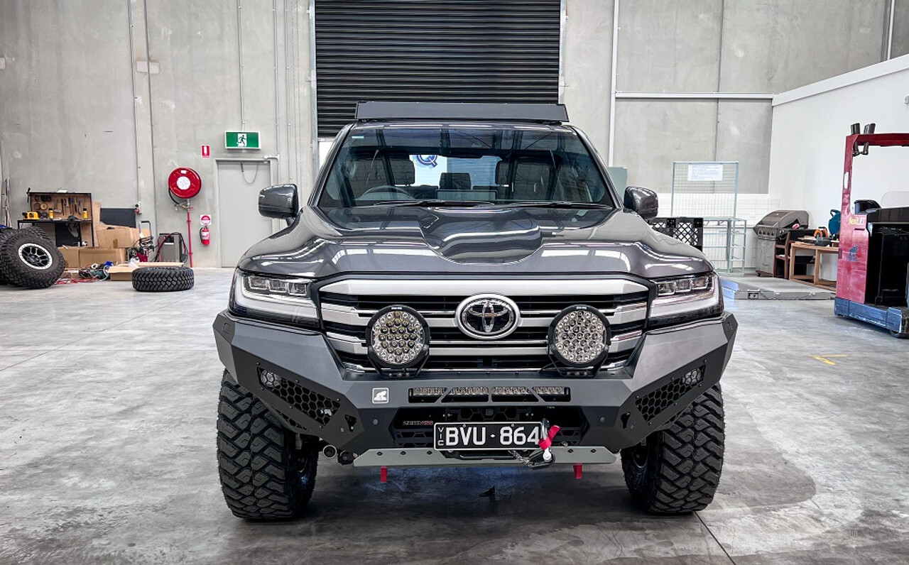 Offroad Animal Predator Bull Bar To Suit Toyota Land Cruiser 300 Series (2021-On)
