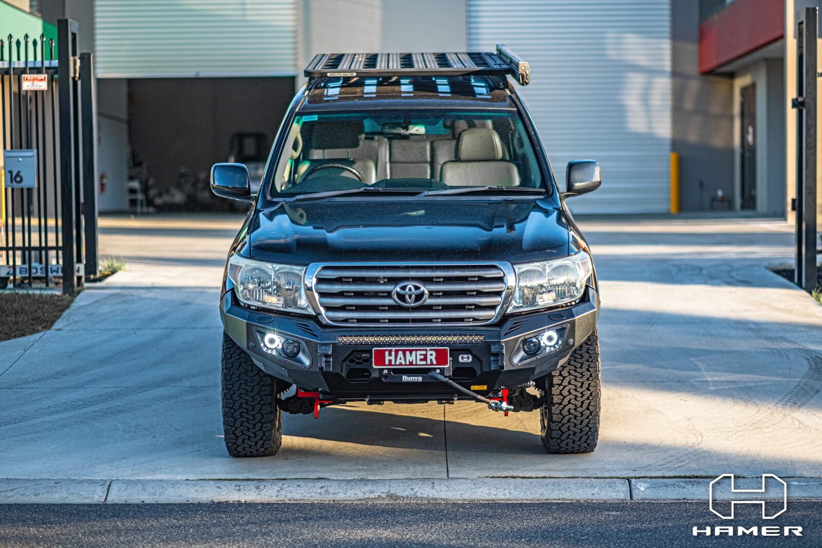 HAMER KING SERIES BULL BAR TO SUIT TOYOTA LANDCRUISER 200 SERIES (2008-2015)
