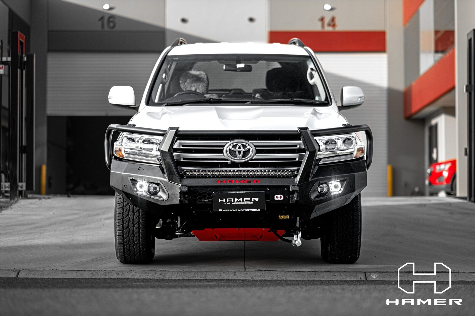 HAMER KING SERIES PLUS 3 LOOP BULL BAR TO SUIT TOYOTA LAND CRUISER 200 SERIES (2015-2020)