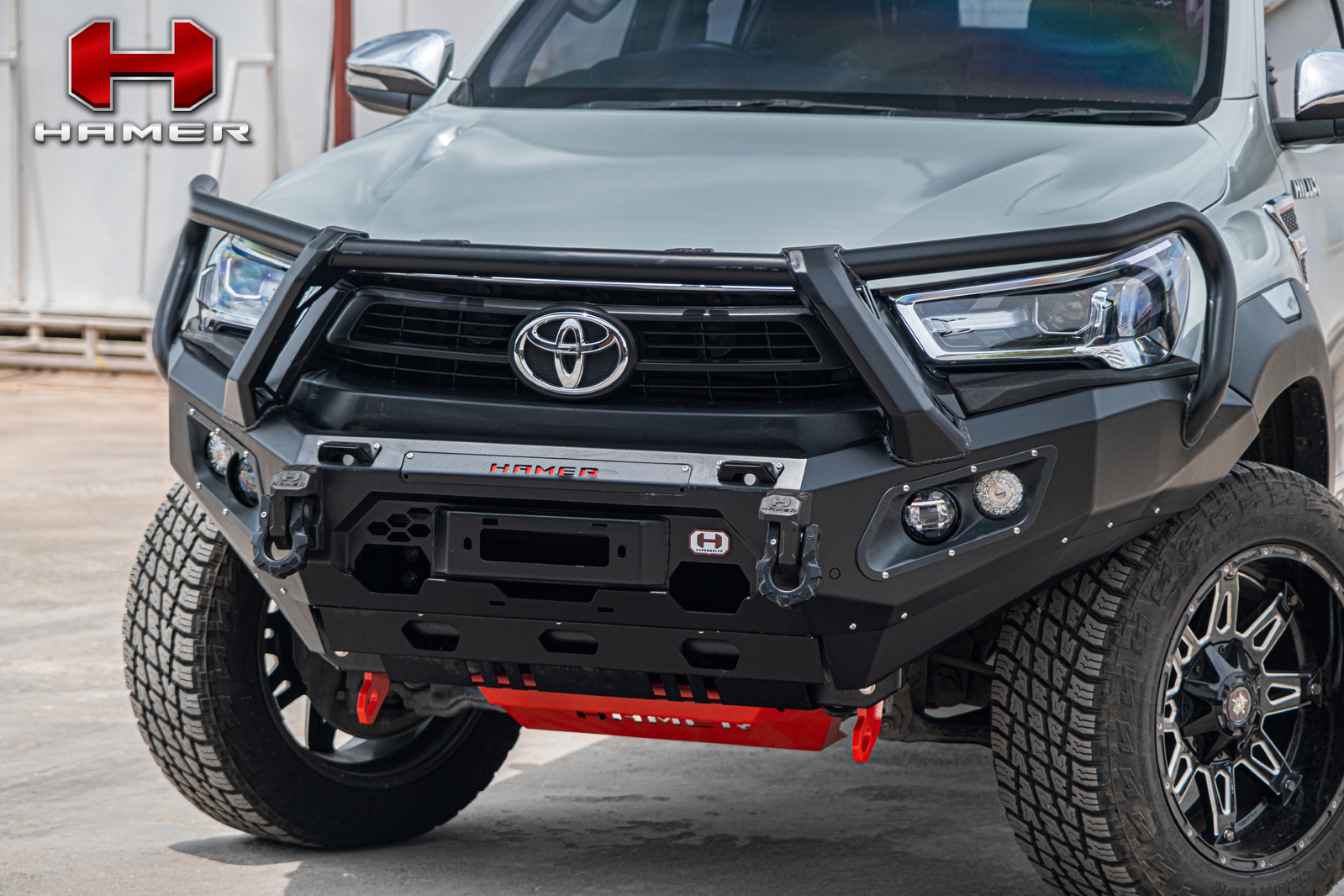 HAMER KING SERIES PLUS BULL BAR TO SUIT TOYOTA HILUX W/O FENDERS (2020-ON)