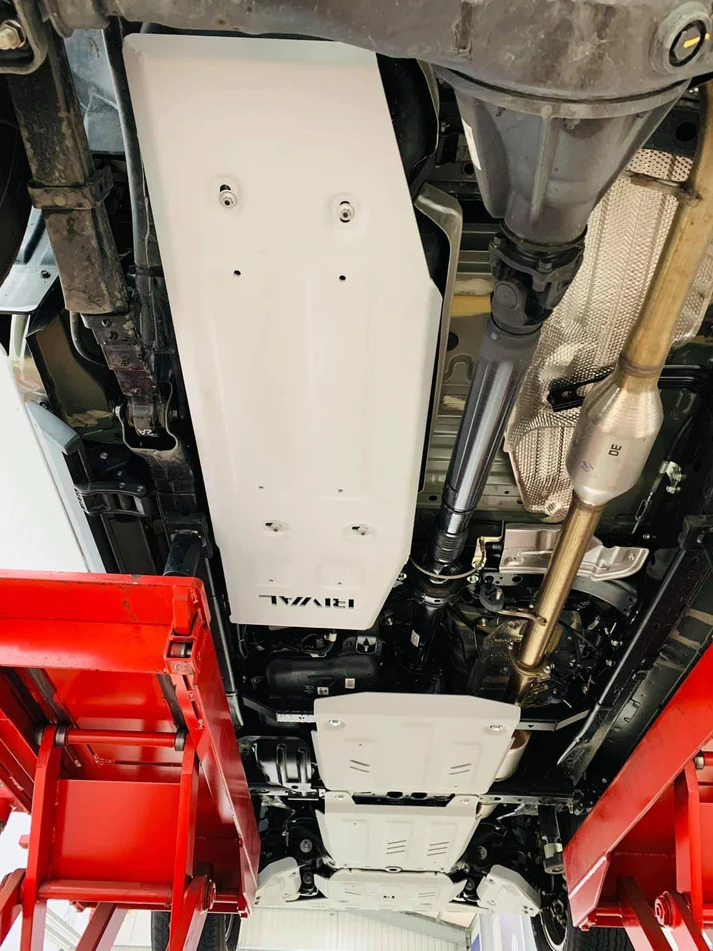 RIVAL ALUMINIUM FUEL TANK UNDERBODY ARMOUR TO SUIT TOYOTA HILUX (2015-ON)