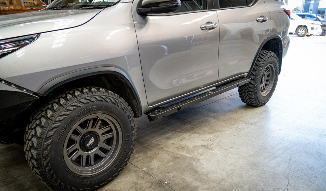 OFFROAD ANIMAL ROCK SLIDERS TO SUIT TOYOTA FORTUNER (2015-ON)