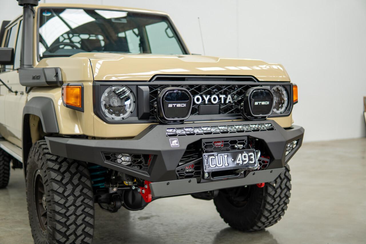OFFROAD ANIMAL PREDATOR BULL BAR TO SUIT DUAL CAB FACELIFT 70 SERIES TOYOTA LAND CRUISER (2024-ON)