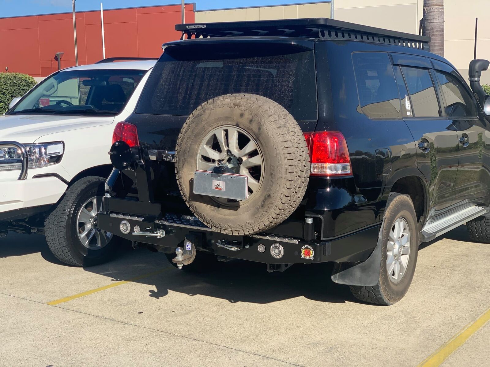 OUTBACK ACCESSORIES' DUAL WHEEL CARRIER TO SUIT TOYOTA 200 SERIES 2007 ON