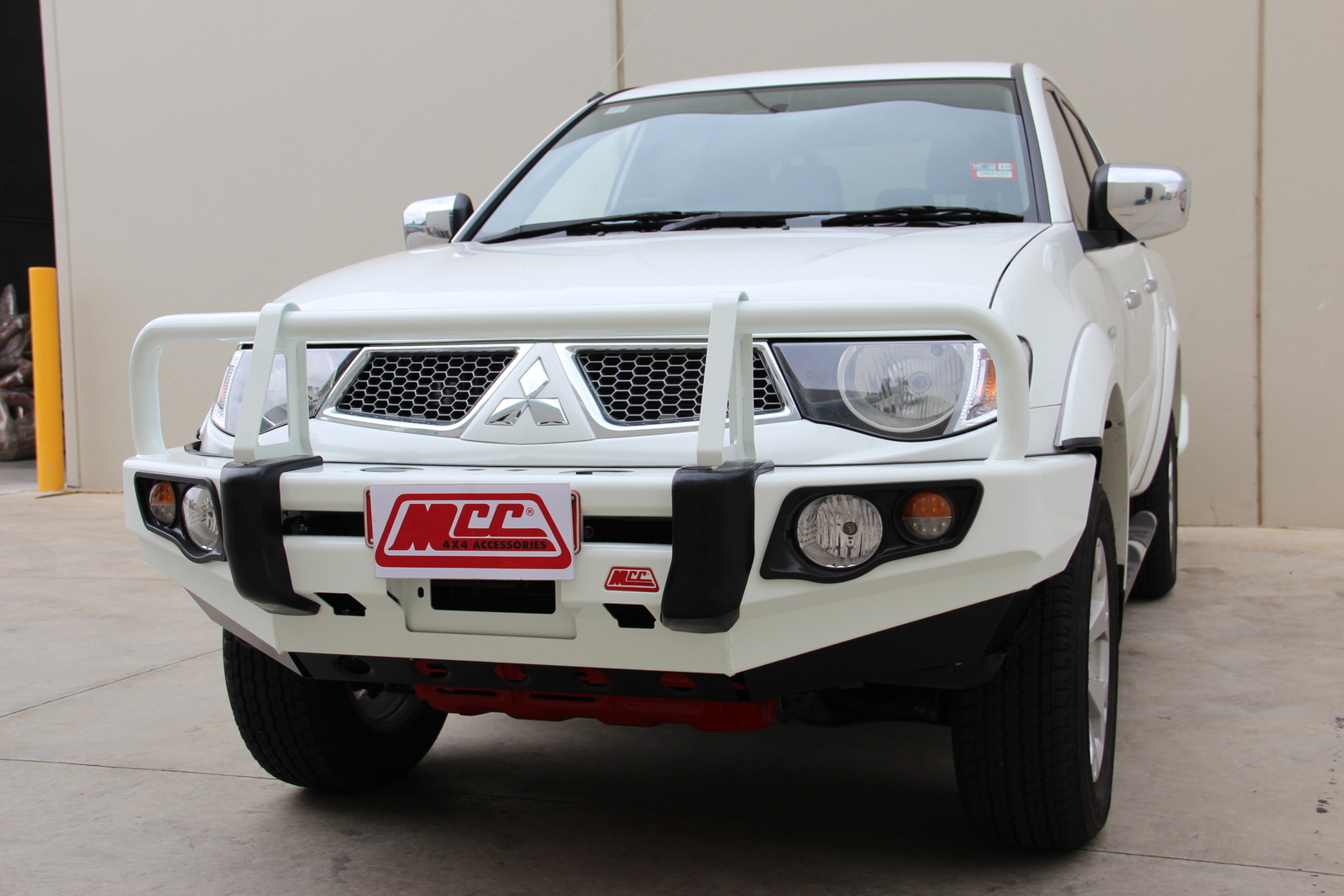 MCC 'FALCON A-FRAME' BULL BAR TO SUIT MITSUBISHI TRITON MN & ML / CHALLENGER PB/PC (2009-2015)