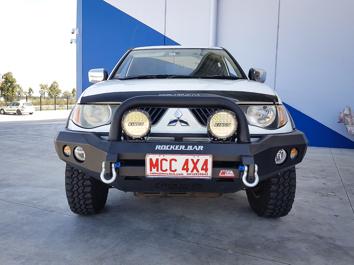 MCC 'ROCKER NO LOOP' BULL BAR W/ FOG & PLATES TO SUIT MITSUBSHI TRITON ML, MN & CHALLENGER (PB-PC)