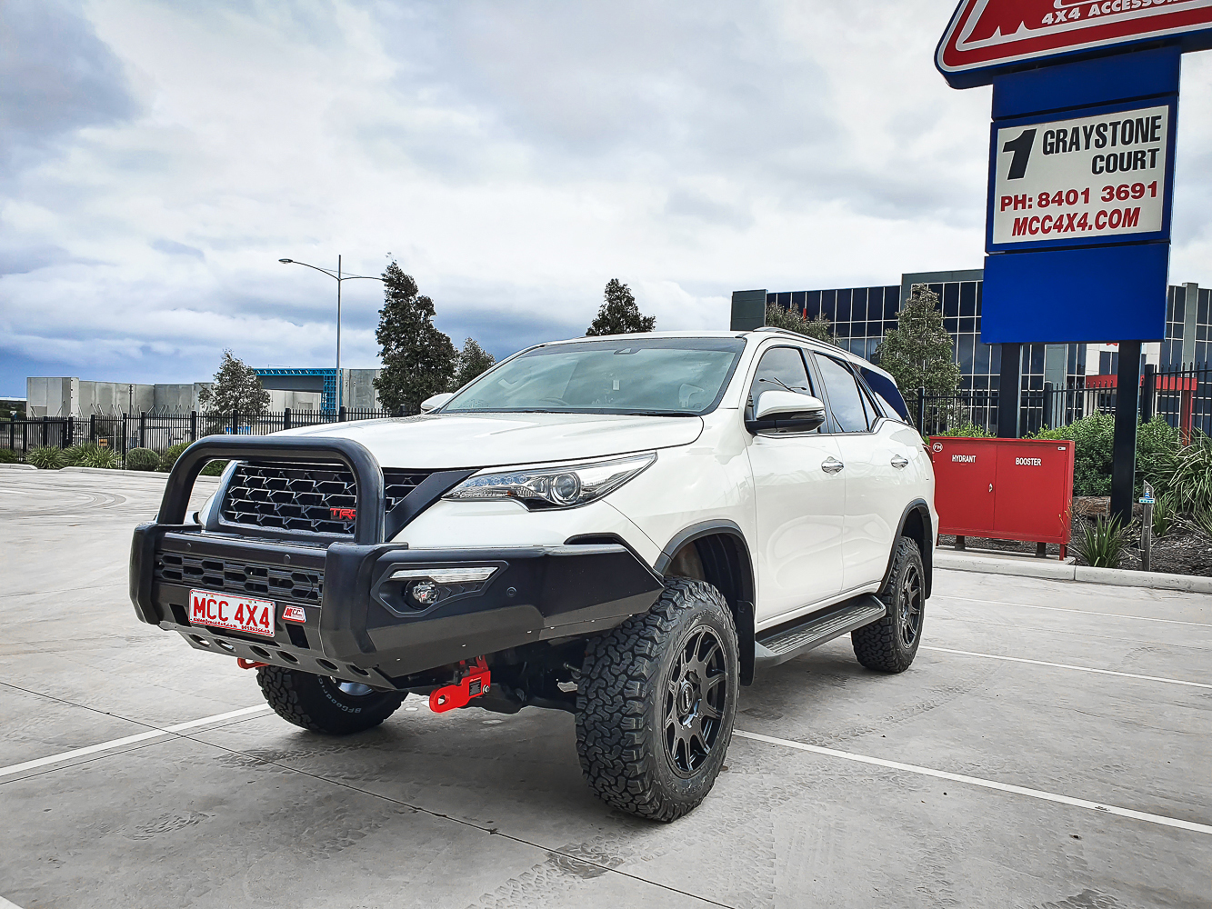 MCC PHOENIX BARS W/UBP & FOGS TO SUIT TOYOTA FORTUNER 2016-2020