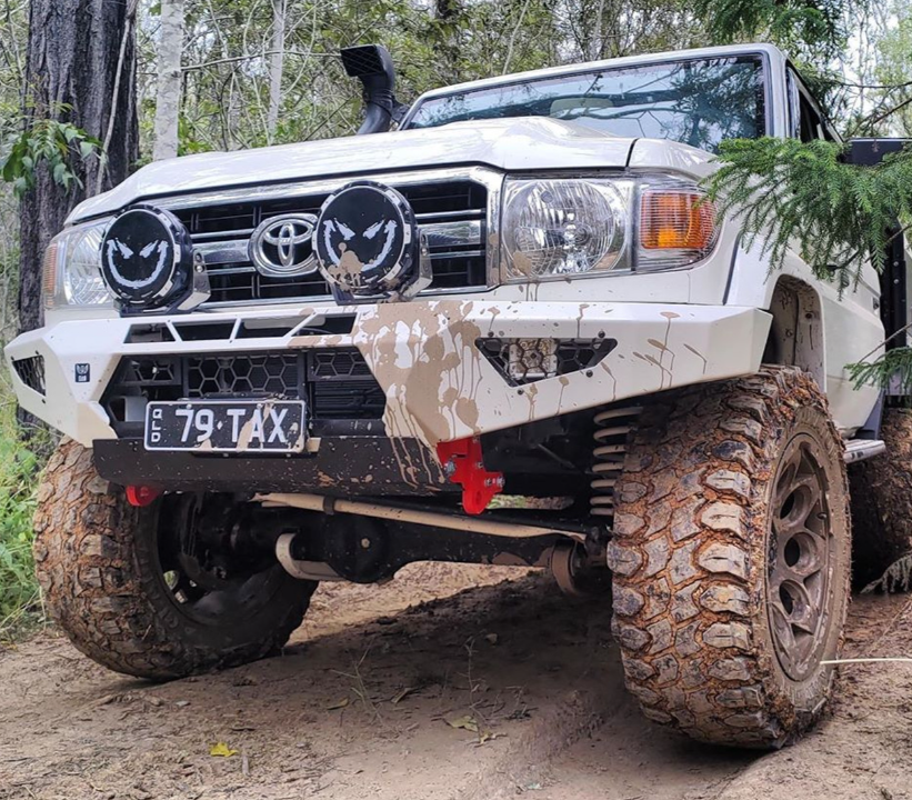 Offroad Animal Predator Bull Bar To Suit Toyota Land Cruiser 76/78/79 Series (2007-2023)