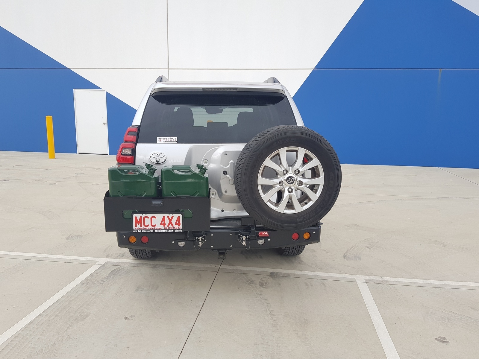 MCC SINGLE WHEEL DUAL JERRY CAN HOLDER TO SUIT TOYOTA LAND CRUISER 150 SERIES 2018 ON