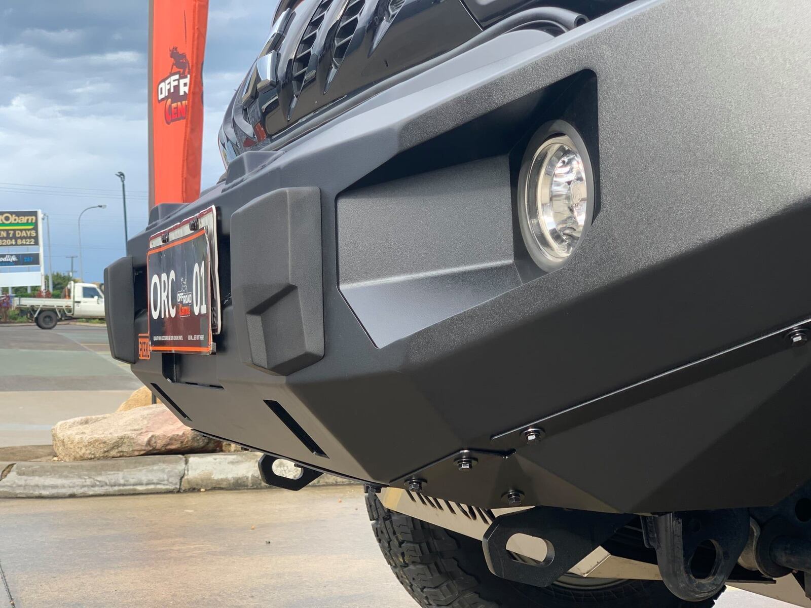 PIAK ELITE NON LOOP BAR W/BLACK TOW POINTS TO SUIT MITSUBISHI TRITON MQ (01/2015-11/2018)