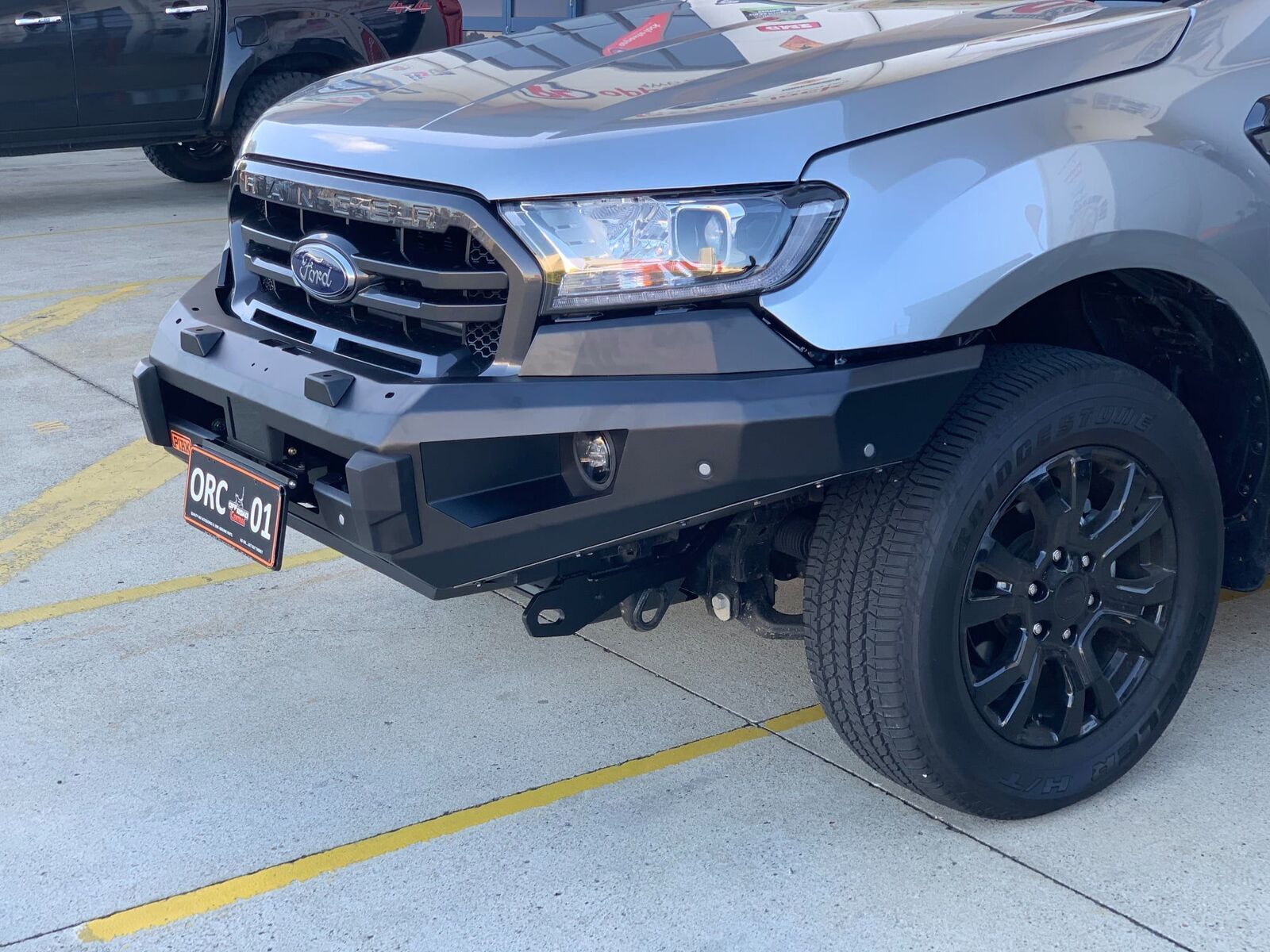 PIAK ELITE NON-LOOP BAR W/ BLACK TOW POINTS & UBP TO SUIT FORD RANGER & EVEREST (2015-2021)