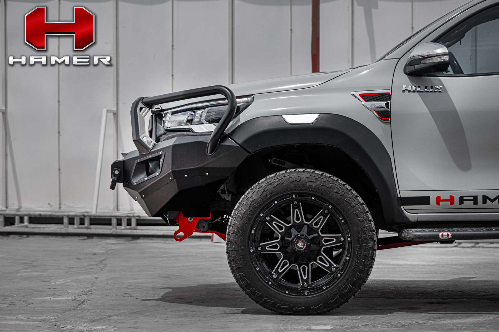 HAMER KING SERIES PLUS BULL BAR TO SUIT TOYOTA HILUX W/O FENDERS (2020-ON)