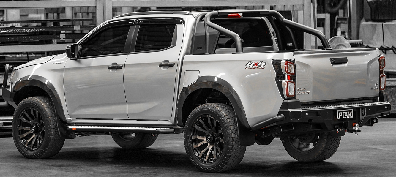 PIAK ELITE REAR TOWBAR W/SIDE PROTECTION TO SUIT ISUZU D-MAX (2020-ON)