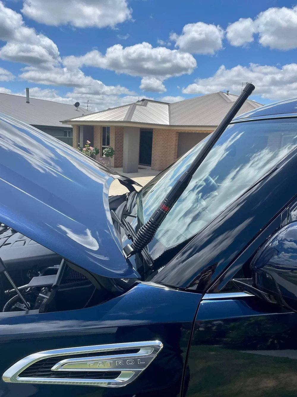 GMF 4X4 UHF ANTENNA BONNET BRACKET (DRIVER SIDE) TO SUIT NISSAN Y62 PATROL S5 (2020-ON)