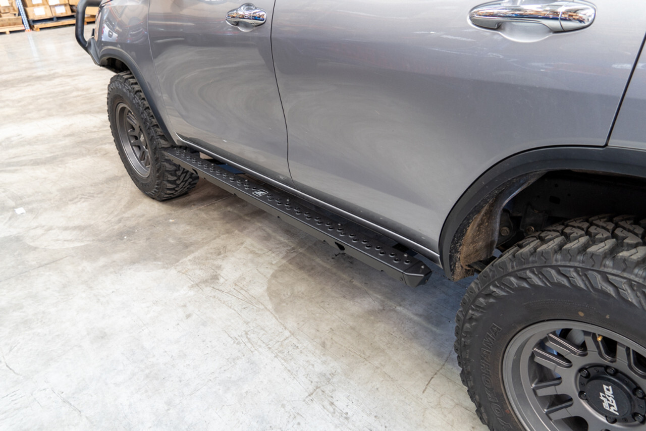 OFFROAD ANIMAL ROCK SLIDERS TO SUIT TOYOTA FORTUNER (2015-ON)