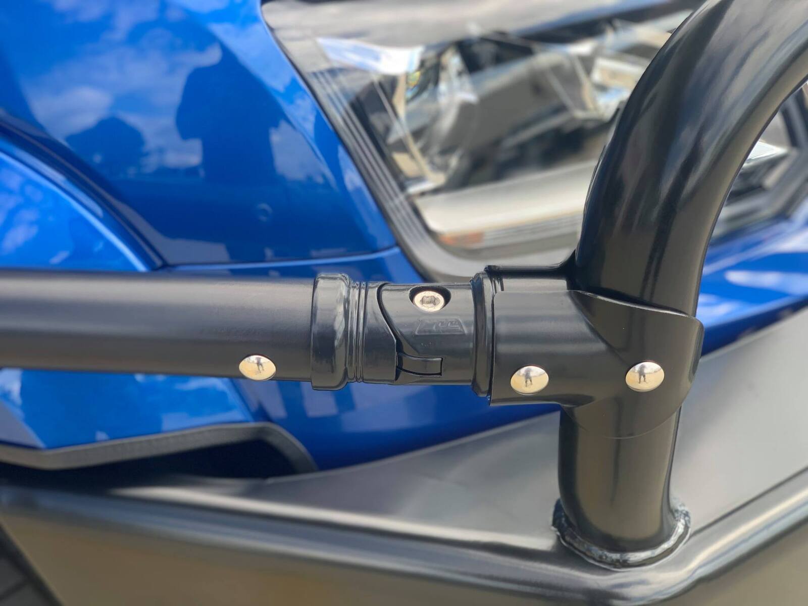 MCC SIDE STEP BLACK (DUAL CAB ONLY) TO SUIT VOLKSWAGEN AMAROK 2011 TO CURRENT