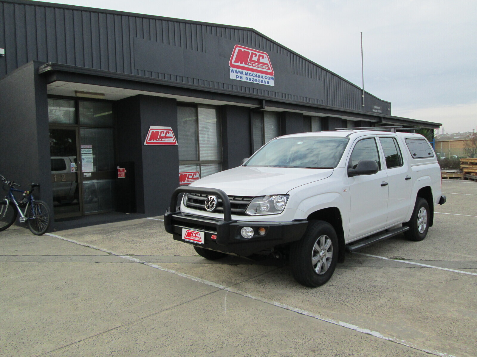 MCC FALCON TRIPLE/SINGLE LOOP STAINLESS BULLBAR TO SUIT VOLKSWAGEN AMAROK 2011 ON