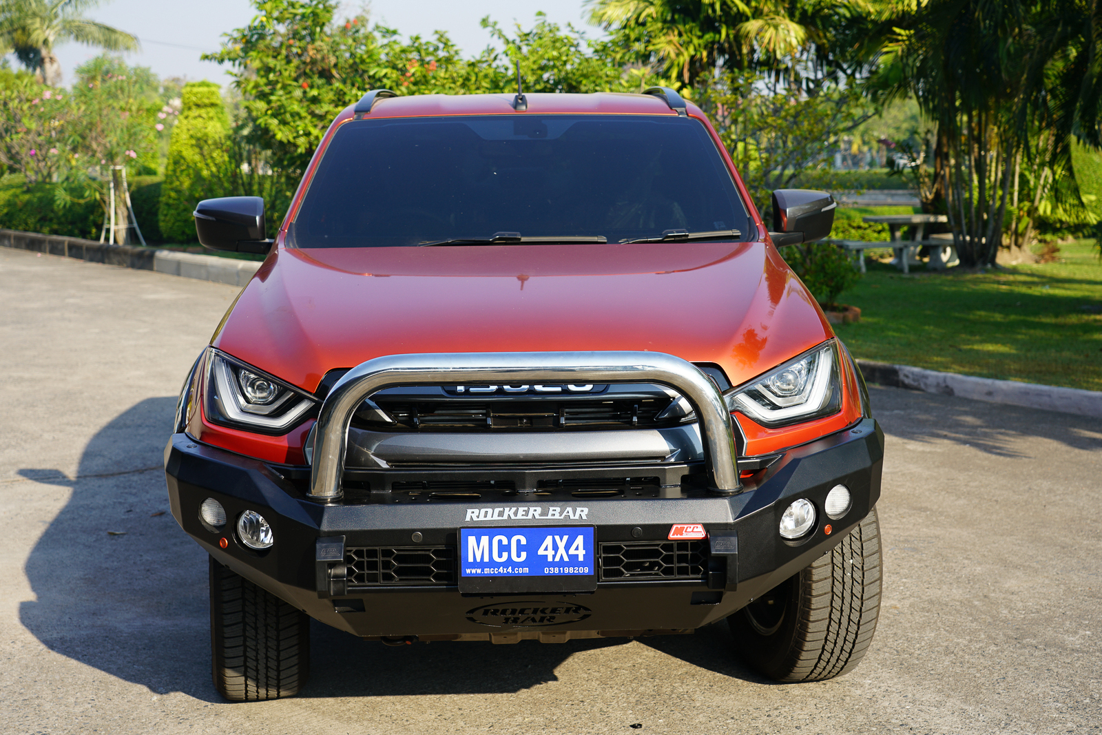 MCC ROCKER BULLBARS W/FOGS TO SUIT ISUZU DMAX 2020