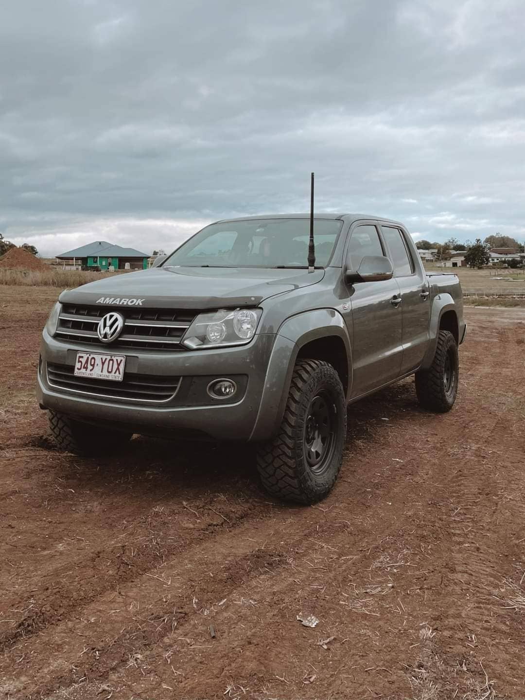 GMF 4X4 UHF ANTENNA BONNET BRACKET (PASSENGER SIDE) TO SUIT VOLKSWAGEN AMAROK (2011-2022)