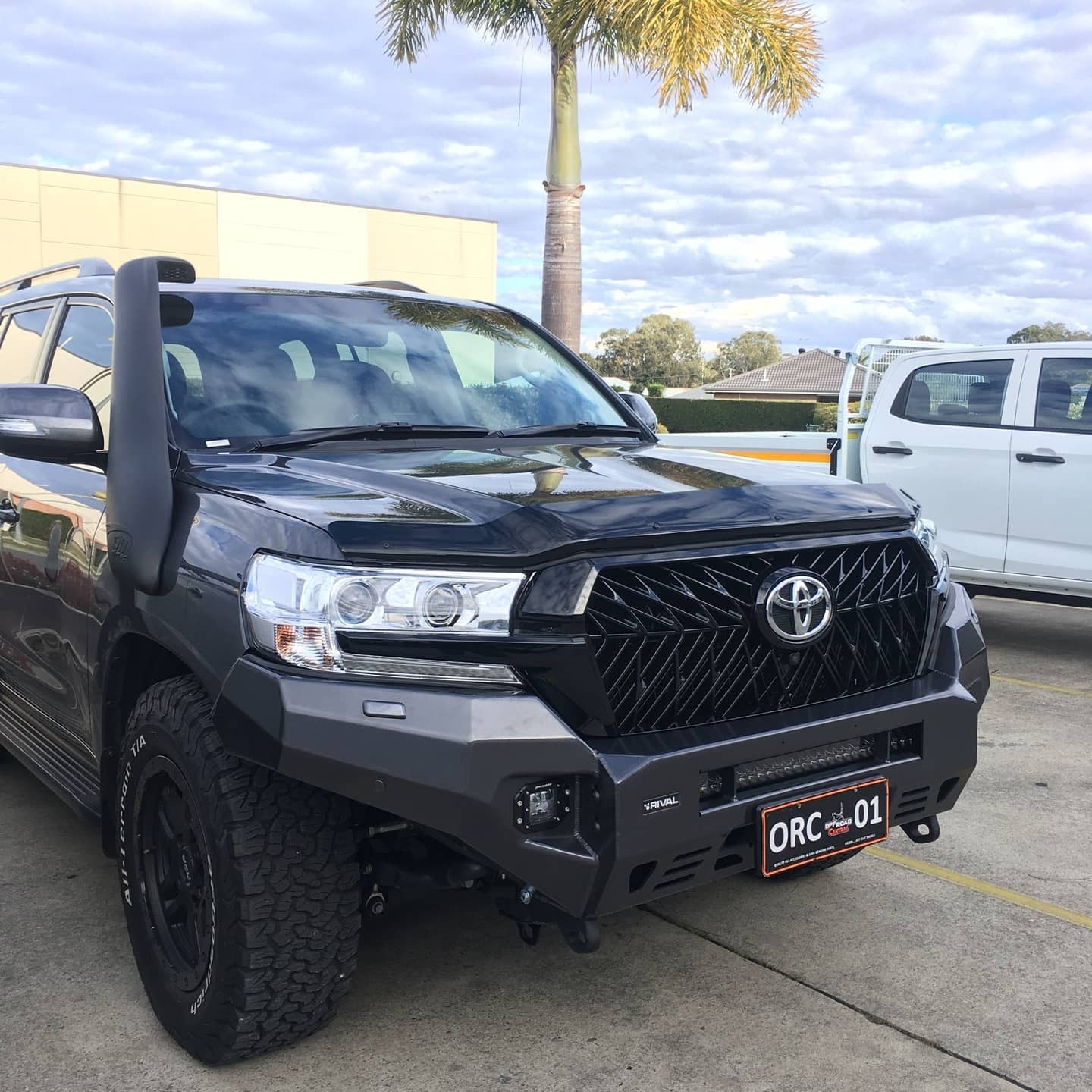 RIVAL ALLOY FRONT BUMPER TO SUIT TOYOTA LAND CRUISER 200 SERIES (2015-2021)