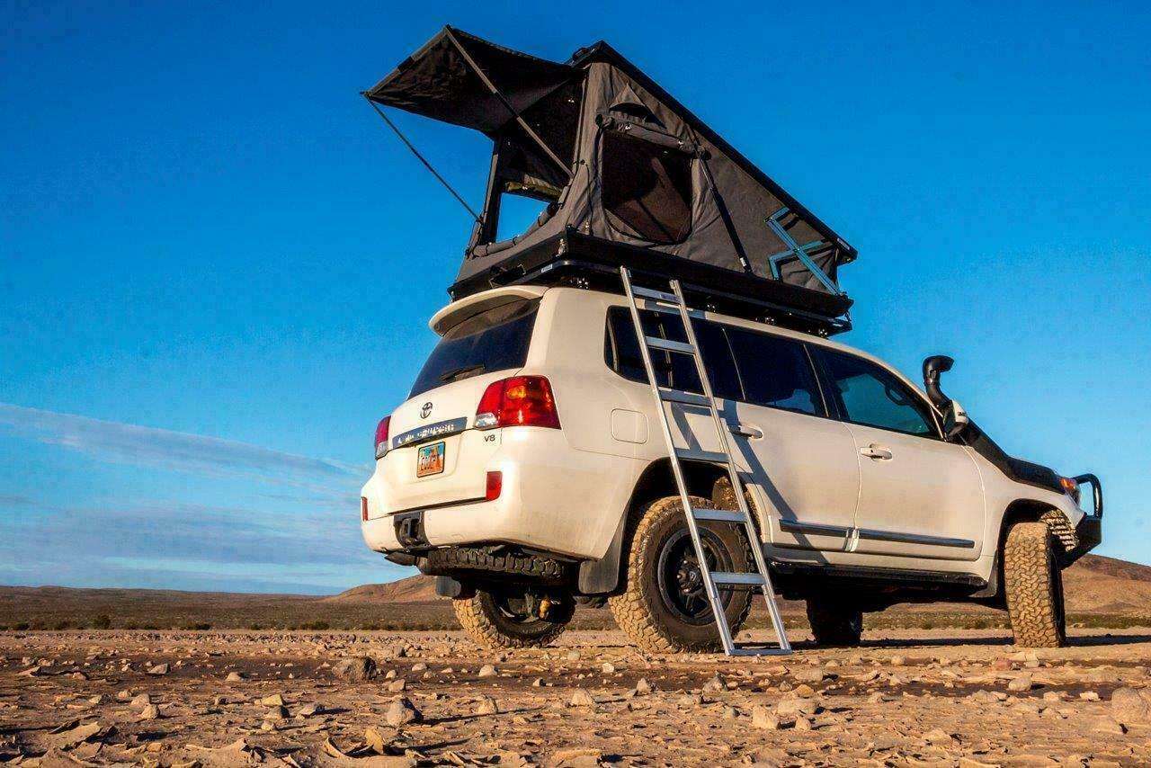 Eezi Awn Stealth Hard Shell Roof Top Tent