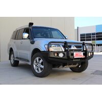 MCC FALCON A-FRAME BAR W/ FOGS & PLATES TO SUIT MITSUBISHI PAJERO (NM, NP) 2000-2006