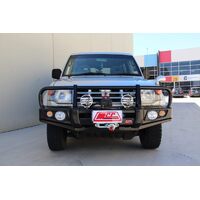 MCC FALCON A-FRAME W/FOGS TO SUIT MITSUBISHI PAJERO (NH-NL) 1991-2000