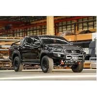 PIAK ELITE NO LOOP BAR W/ORANGE TOW POINTS & ORANGE UBP TO SUIT TOYOTA HILUX (2020-ON)