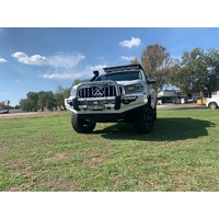 MCC PHEONIX STAINLESS SINGLE LOOP BULLBAR W/UBP & FOGS - LDV T60 2018 ON